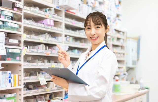 薬剤師の採用コストはどれくらい？相場〜削減方法まで徹底解説｜調剤薬局・病院・ドラッグストア別の平均費用も紹介