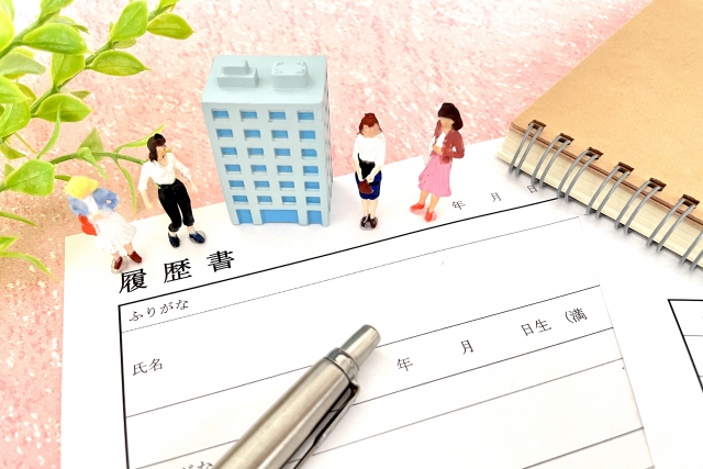 【完全版】介護職・ヘルパーの履歴書の書き方と好印象を与える志望動機・自己PRの例文