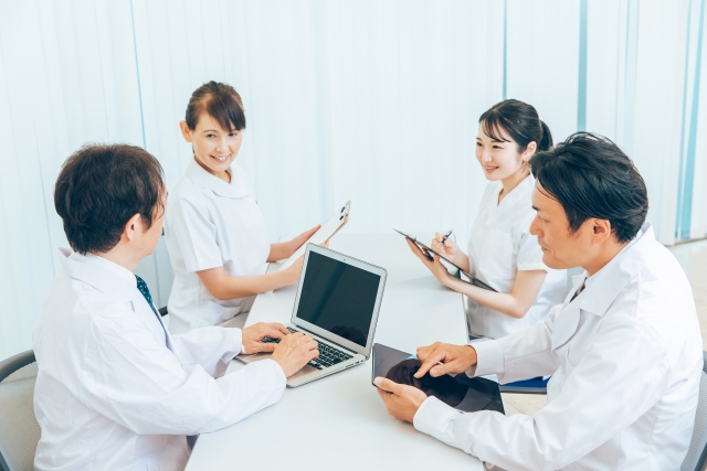 【完全版】看護師のコミュニケーションはなぜ難しい？つまずく原因と相手別の効果的な対処法