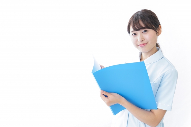 【完全ガイド】フェイスシートとアセスメントの違いとは？目的・項目から上手な活用方法まで徹底解説