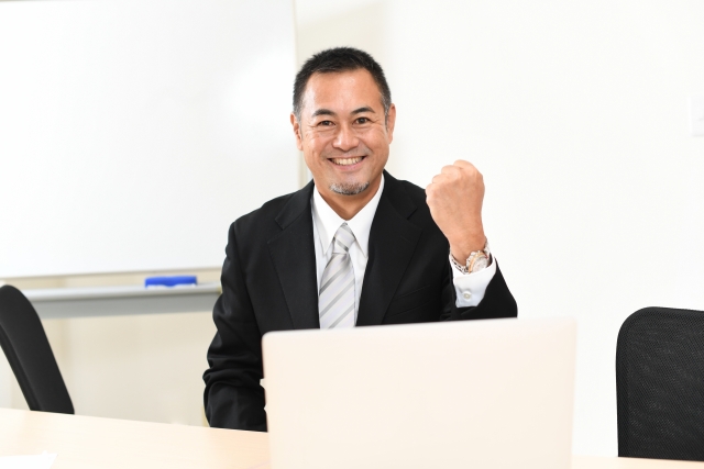 病院・クリニックの事務長に資格は必要？役割・必須スキルと採用のポイントを徹底解説