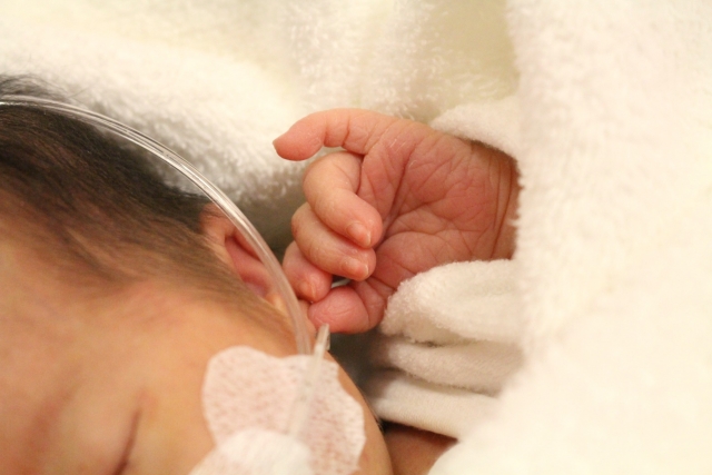 【2026年最新】NICU看護師の仕事内容・役割とは？やりがいや有利になる資格を徹底解説！