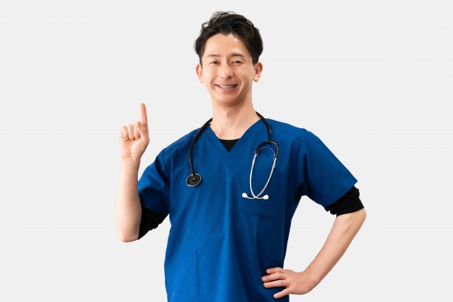 男性看護師のリアルな実態とは？割合・年収から強み・将来性まで徹底解説