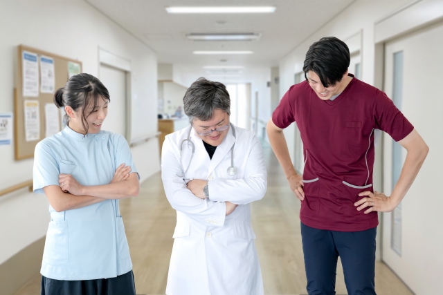 【医療・介護業界向け】面接で見抜く！トラブルを起こしやすい人材3つのタイプと選考のポイント