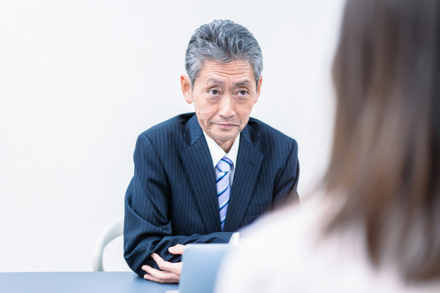 【採用担当者必見】医療・介護・福祉業界で応募者に嫌われる面接官のNG行動と改善策