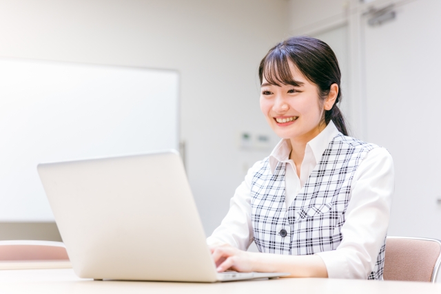 【完全ガイド】医療秘書とは？仕事内容から医療事務との違い、年収データ・役立つ資格まで徹底解説！