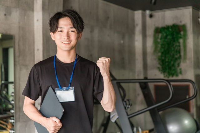 【完全ガイド】スポーツインストラクターになるには？10種類の仕事内容・必要な資格・年収を徹底解説