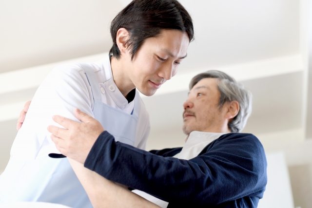 【2026年最新】老健（介護老人保健施設）とは？施設要件・5つのタイプ・仕事内容・平均給与まで徹底解説