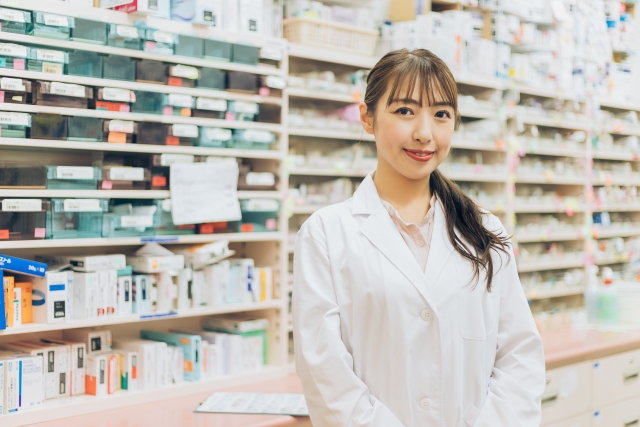 【女性薬剤師のキャリアプラン】後悔しない設計法と転職・年代別モデル